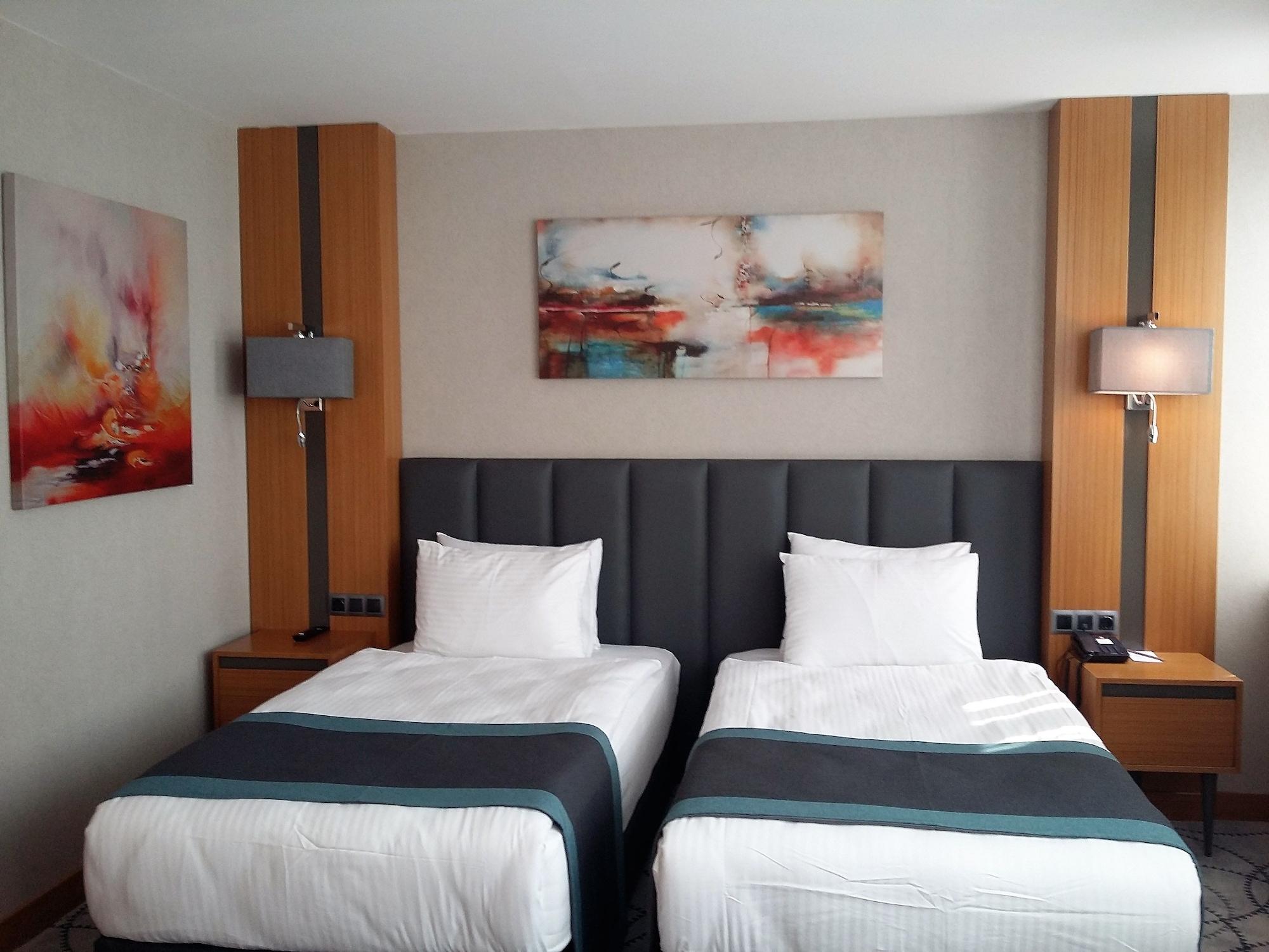 Ramada By Wyndham Nilufer Bursa Hotel Eksteriør billede