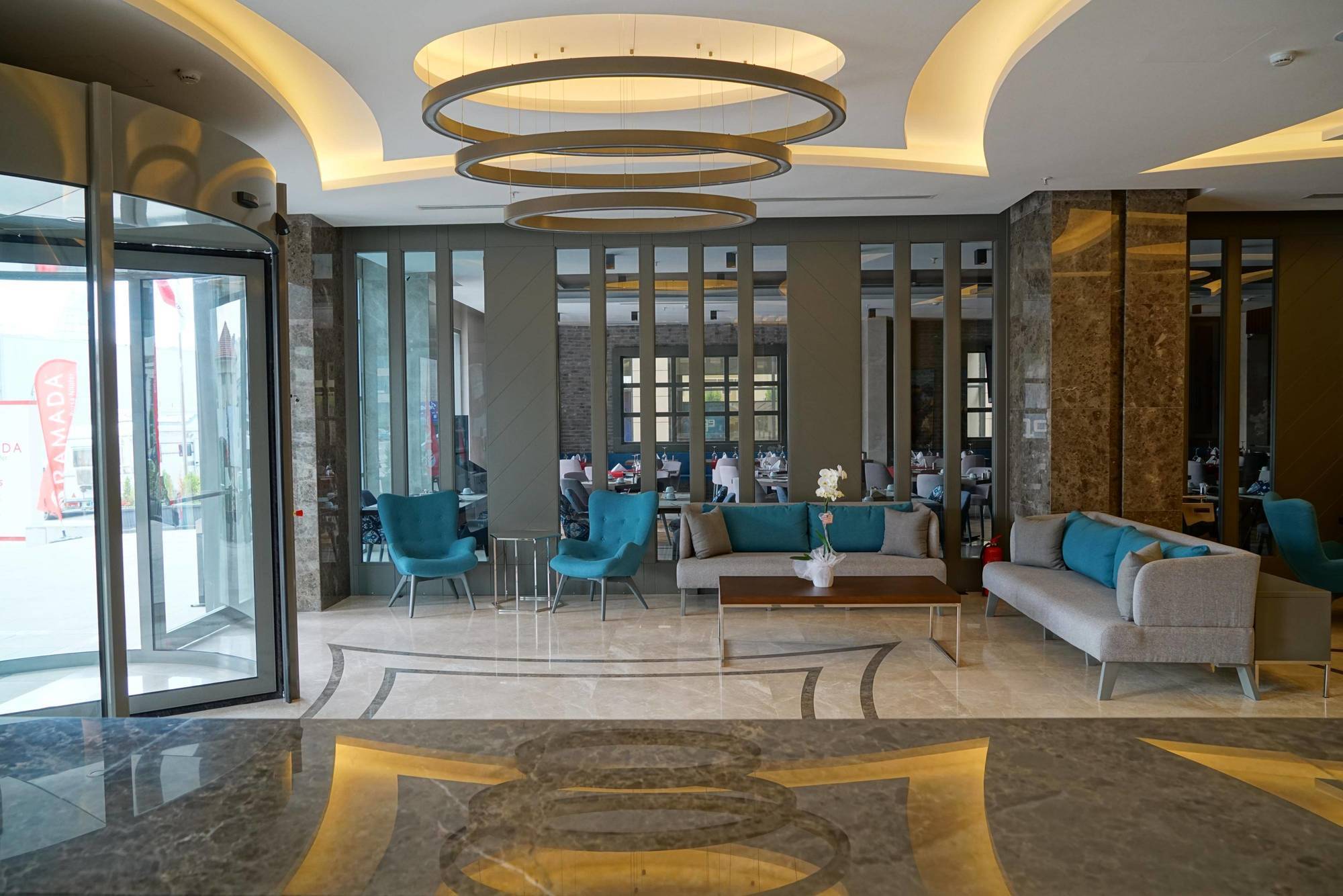 Ramada By Wyndham Nilufer Bursa Hotel Eksteriør billede